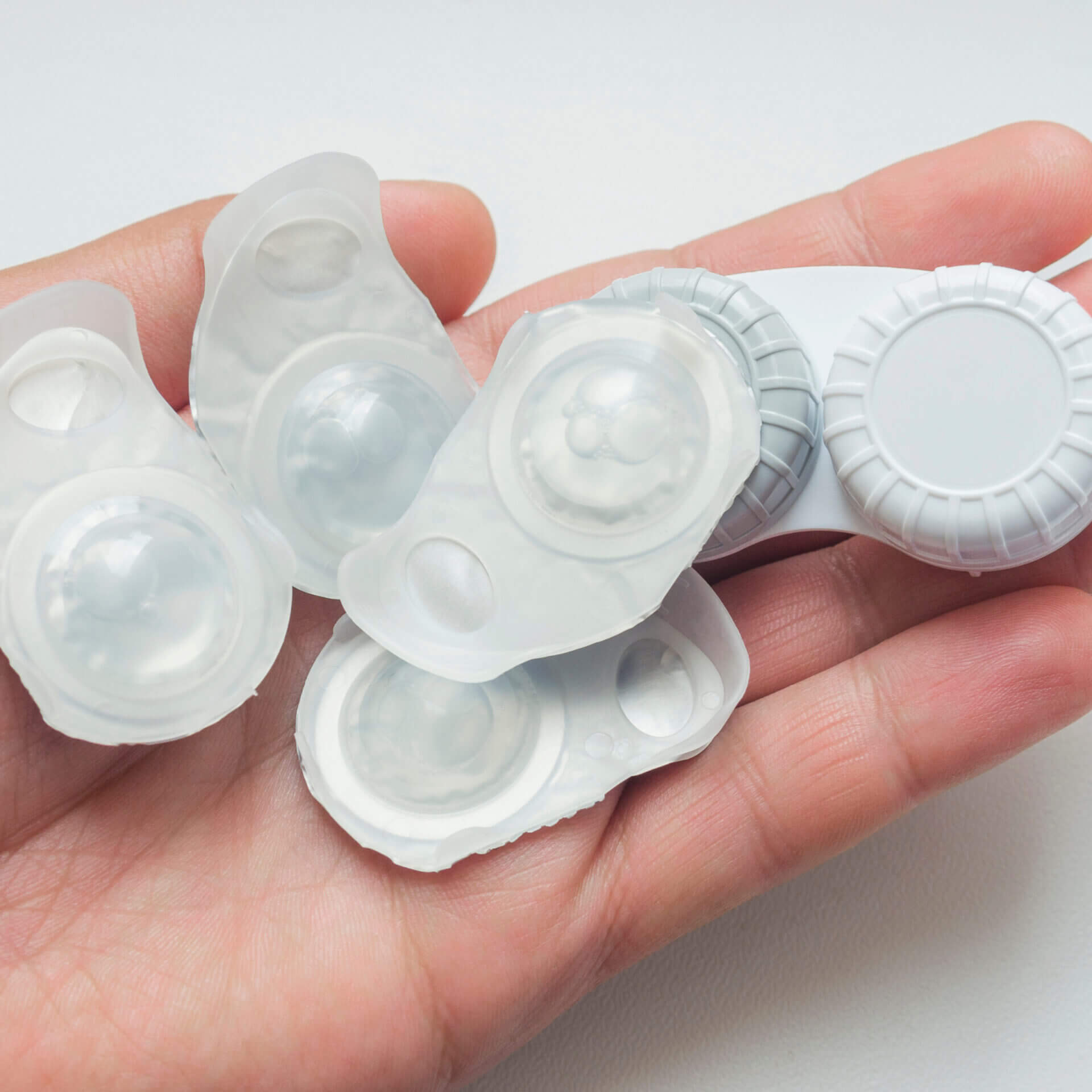 The Pros and Cons of Wearing Overnight Contact Lenses