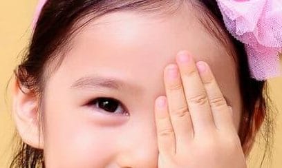 How do eyes work together as a team?